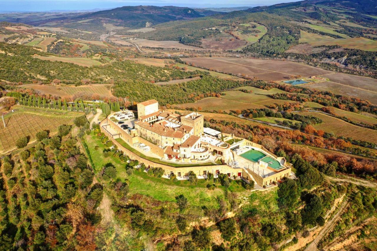 Castello Di Velona Resort, Thermal Spa & Winery 蒙塔尔奇诺 外观 照片
